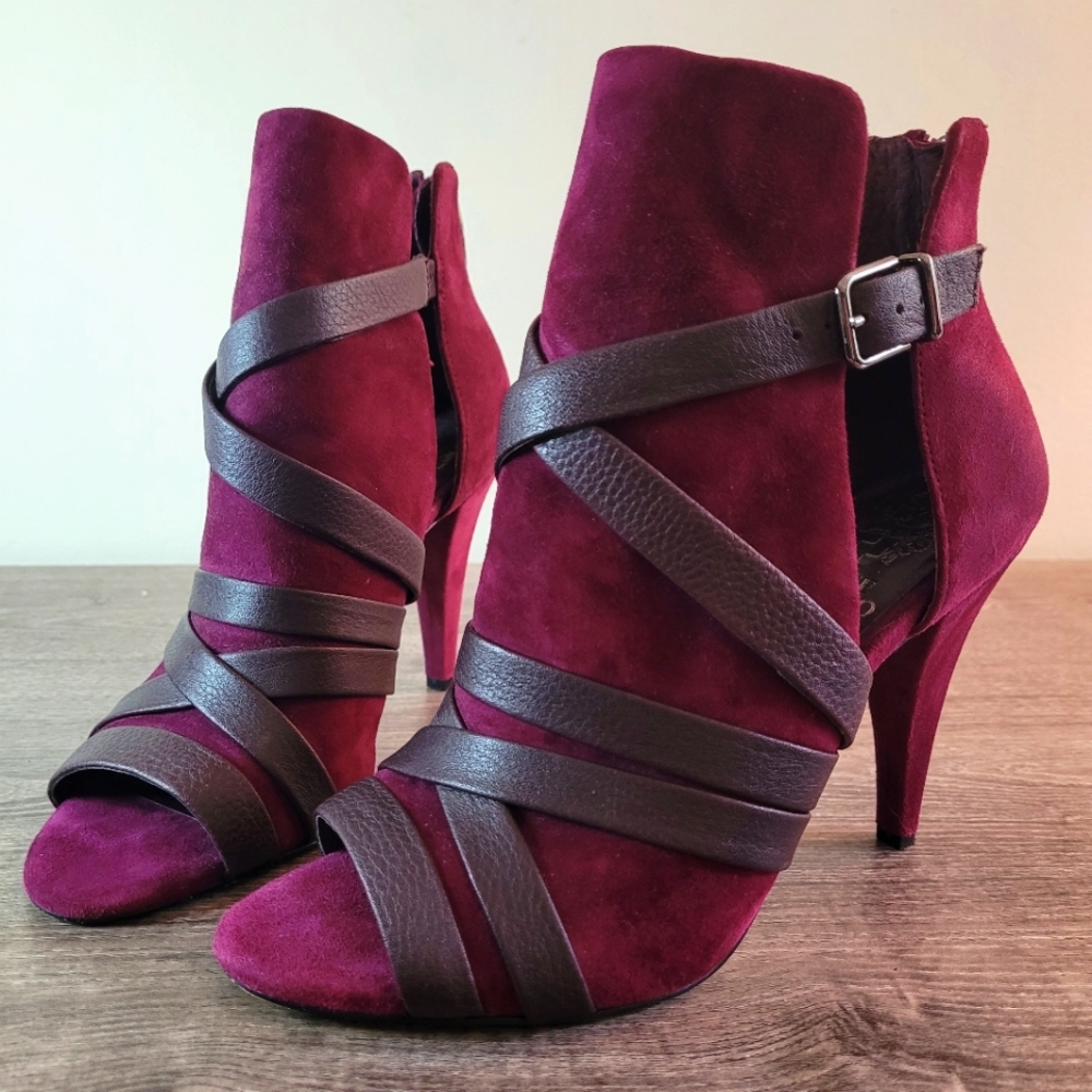 Vince Camuto design quality leather suede burgundy red sz 7 open toe bootie heel